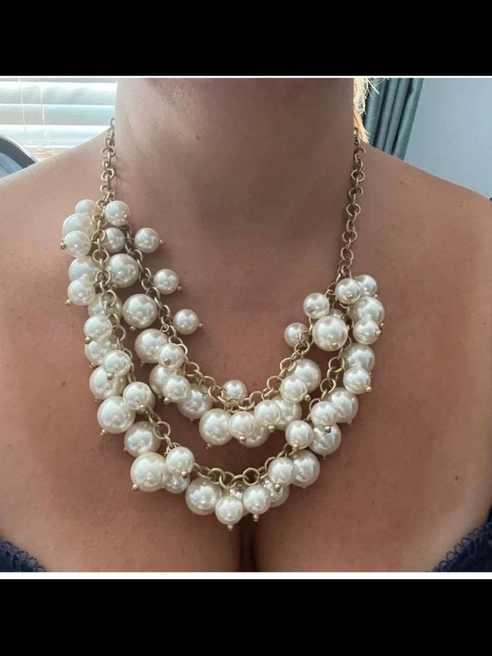 Elegant Faux Pearl Statement Necklace in Ivory and Gold